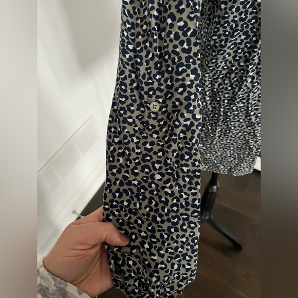 Olsen leopard print button up blouse size xs - Picture 7 of 8